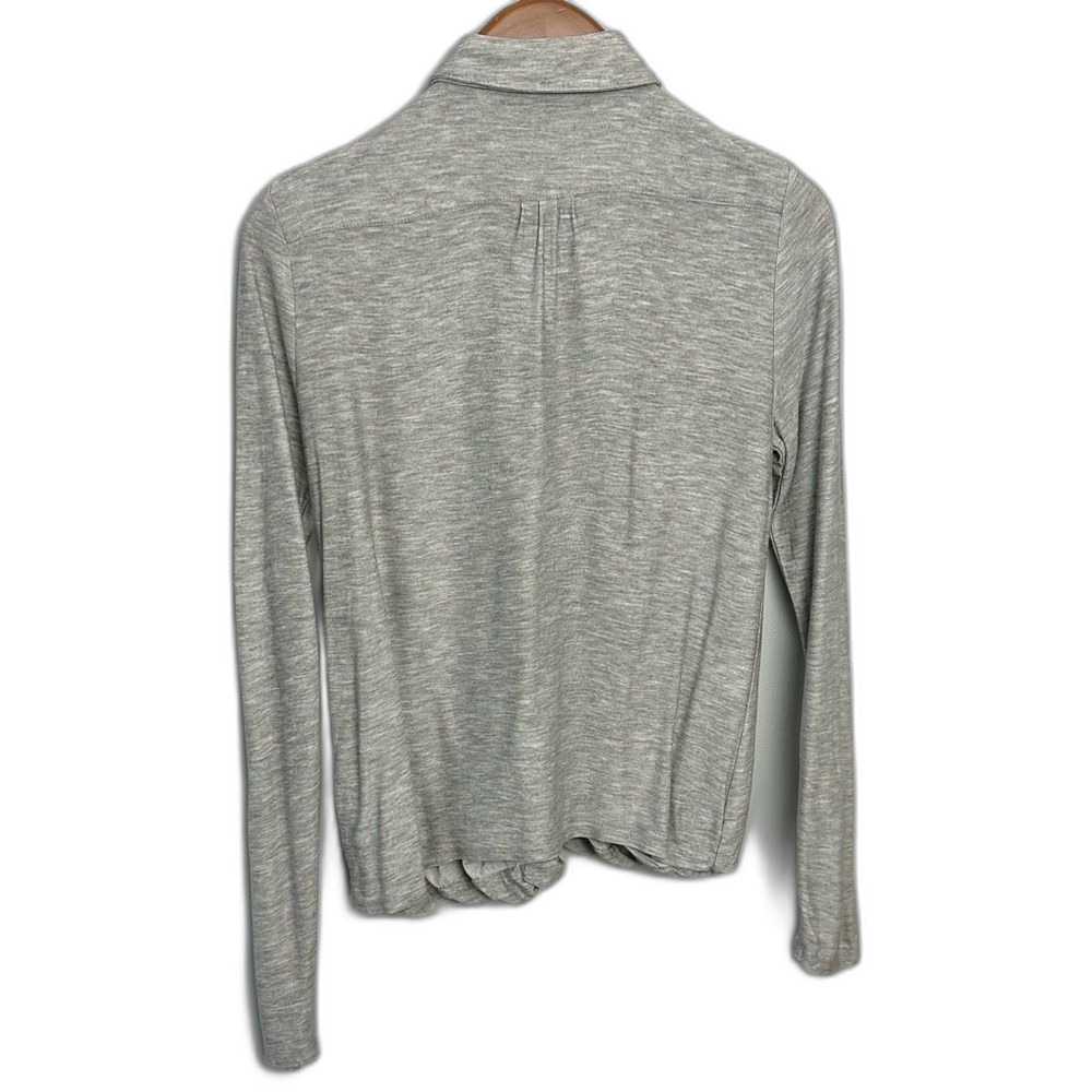 Banana Republic Grey Wrap Front Button-Down Blouse Size Small Minimalist Basic - Picture 2 of 13